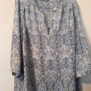 Artisan Ny Blue and White Patterned Top Blouse Plus 1X
